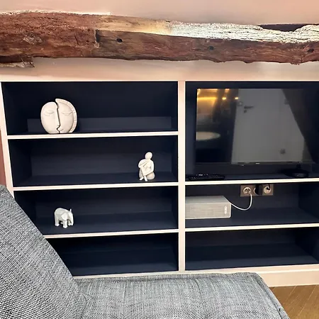 Nid D'amour Sous Les Toits ! Honfleur