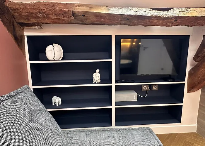 Nid D'amour Sous Les Toits ! Honfleur